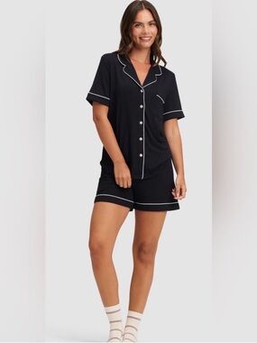 Cozy Earth Women’s Bamboo Stretch-Knit Short Sleeve Pajama Set in Black Large